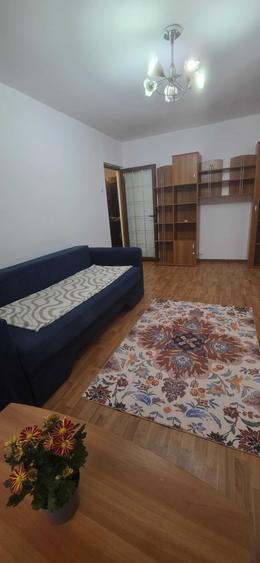 Apartament cu 2 camere decomandat, mobilat în Central
