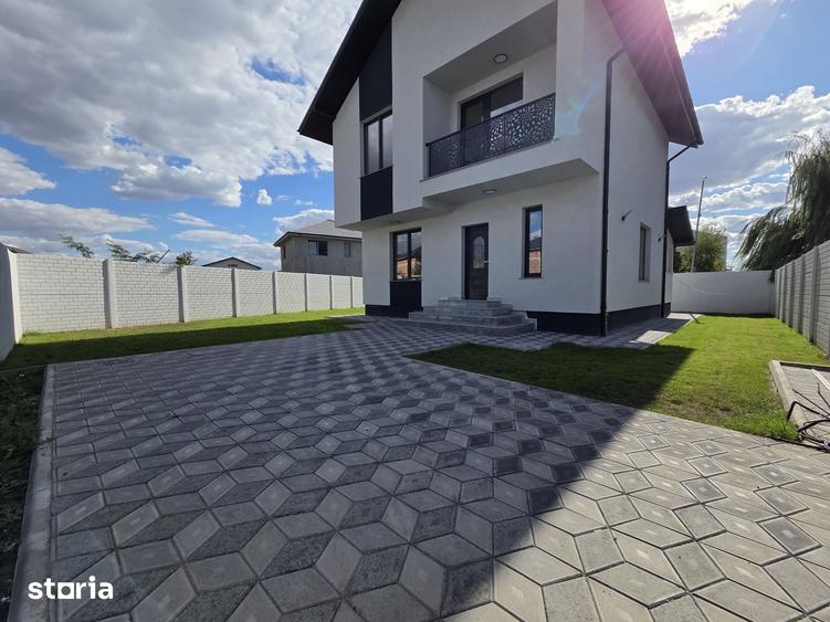 Casă cu 4 camere cu Teren 300 Mp în Cornetu