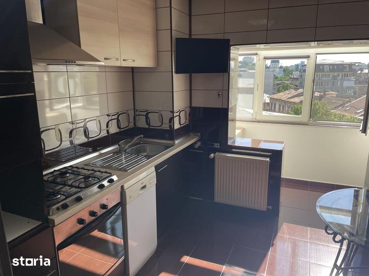 Apartament cu 3 camere decomandat în Centrul Civic