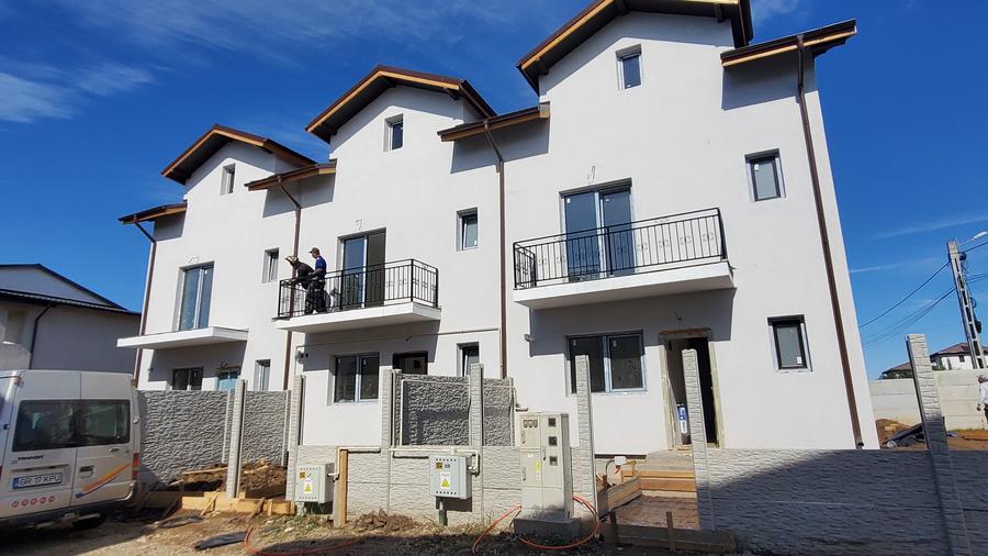 Duplex cu 4 camere cu Canalizare în Haliu