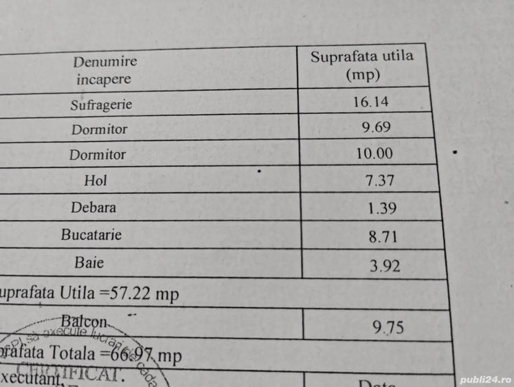 Apartament cu 4 camere decomandat în Est