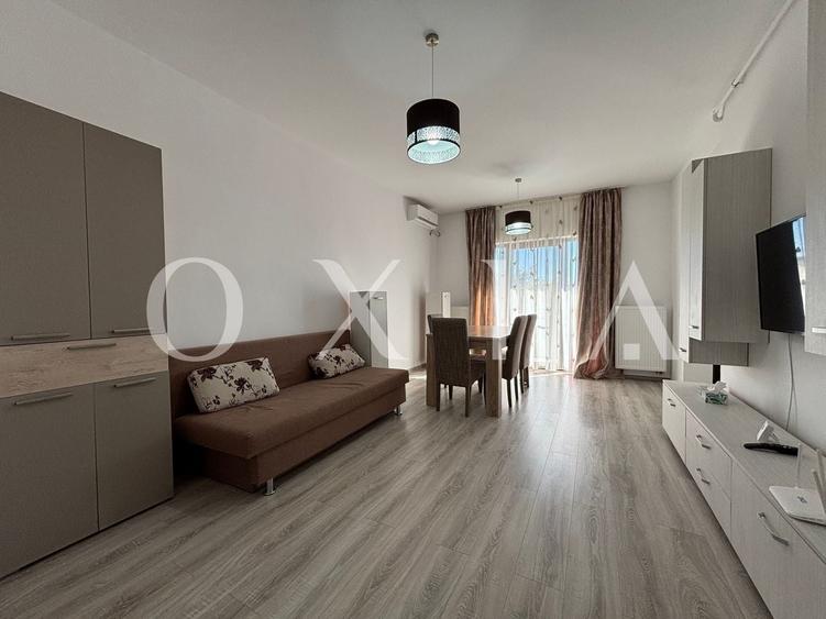 Apartament cu 3 camere semidecomandat, mobilat în Girocului