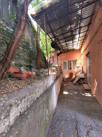 Casă individuală cu 3 camere cu Canalizare în Central