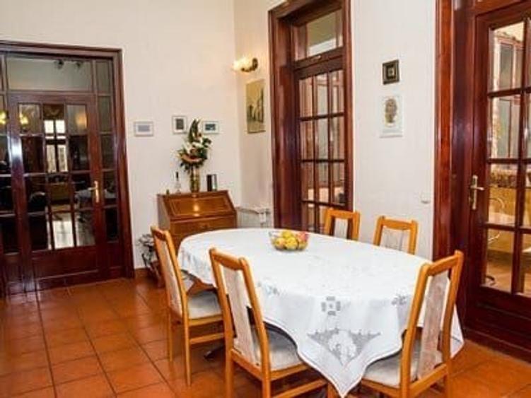 Penthouse cu 3 camere decomandat, mobilat în P-ța Maria