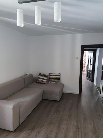 Apartament cu 2 camere decomandat în Burdujeni