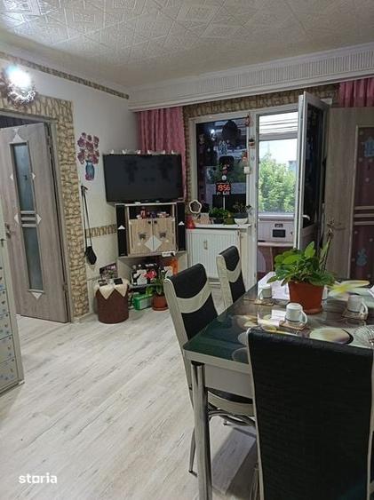 Vand apartament semidecomandat 2 camere - 1