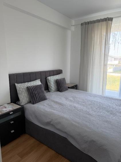 Apartament cu 3 camere decomandat, mobilat în Haliu