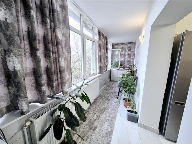 Apartament cu 3 camere decomandat, mobilat în Cug