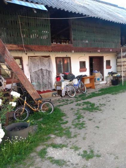 Casă cu 5 camere cu Teren 100 Mp în Pietroșani