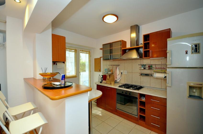 Apartament cu 2 camere decomandat în 13 Septembrie