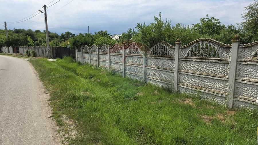Casă cu 3 camere cu Teren 5063 Mp în Uzunu
