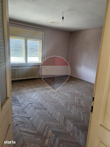 Casă cu 6 camere cu Teren 631 Mp în Ultracentral