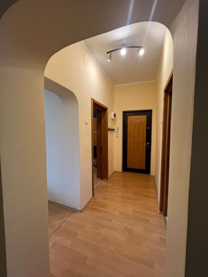 Apartament cu 2 camere decomandat în Universitate