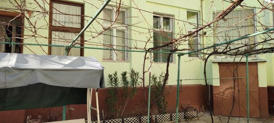 Casă cu 4 camere cu Teren 600 Mp în Intim