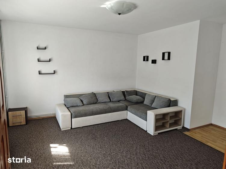 Casă cu 6 camere cu Teren 400 Mp în Calea București
