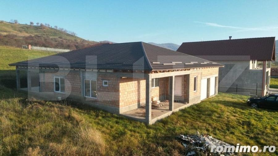 Casă cu 4 camere cu Teren 1500 Mp în Ideciu de Jos