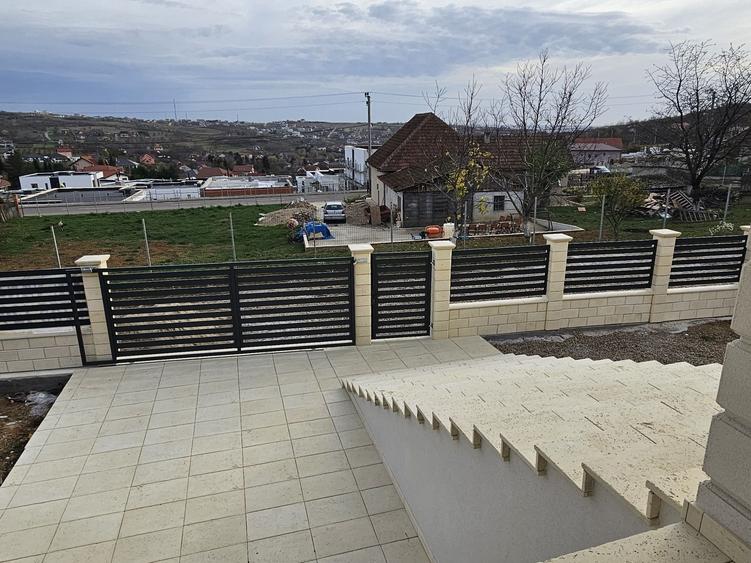 Casă cu 4 camere cu Teren 1000 Mp în Dealuri Oradea