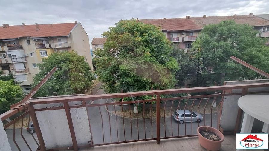 Apartament cu 2 camere decomandat în Carpați 2