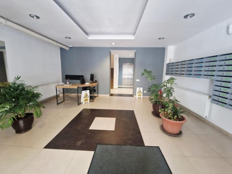 Apartament cu 2 camere semidecomandat în Iancului