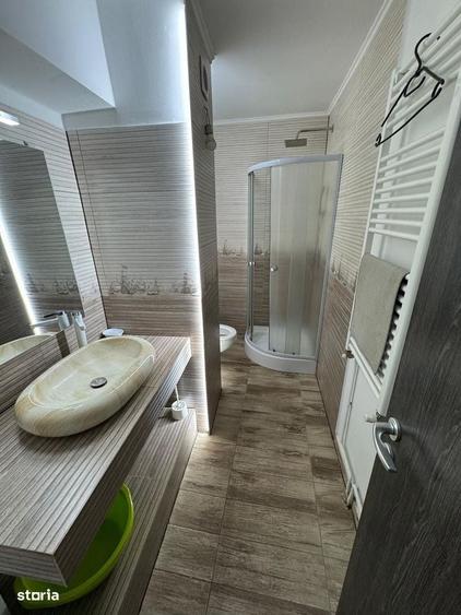 Apartament cu 4 camere decomandat în Complex Studențesc