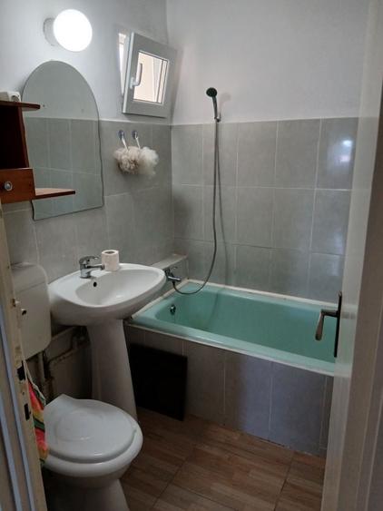 Apartament cu 2 camere decomandat în Eroii Revoluției