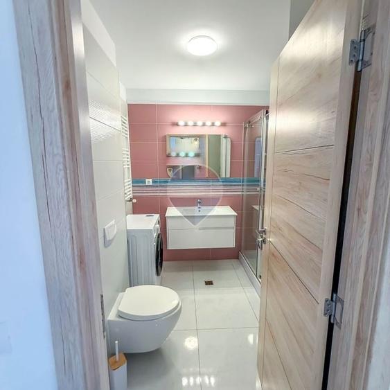 Apartament cu 2 camere semidecomandat, mobilat în Central