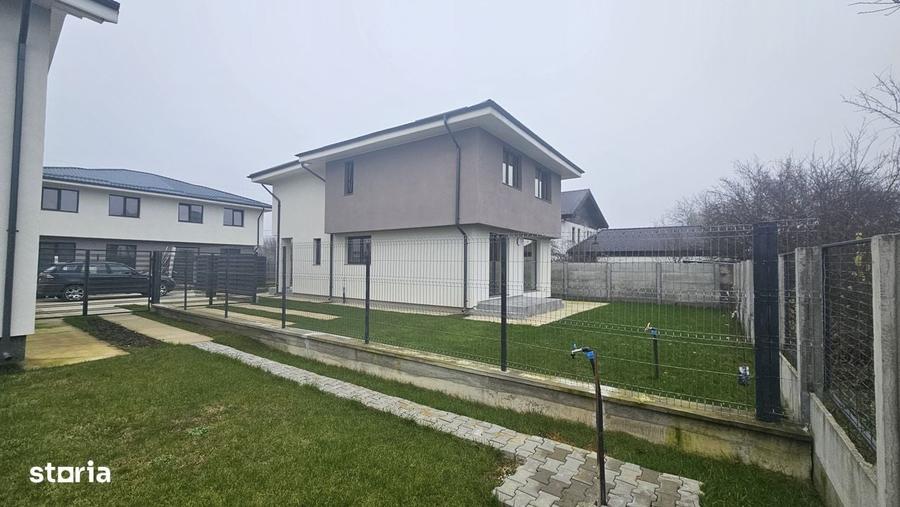 Casă cu 4 camere în Corbeanca