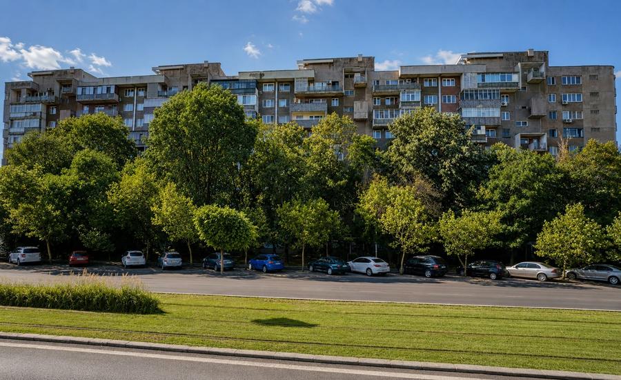 Apartament cu 3 camere semidecomandat în Drumul Taberei