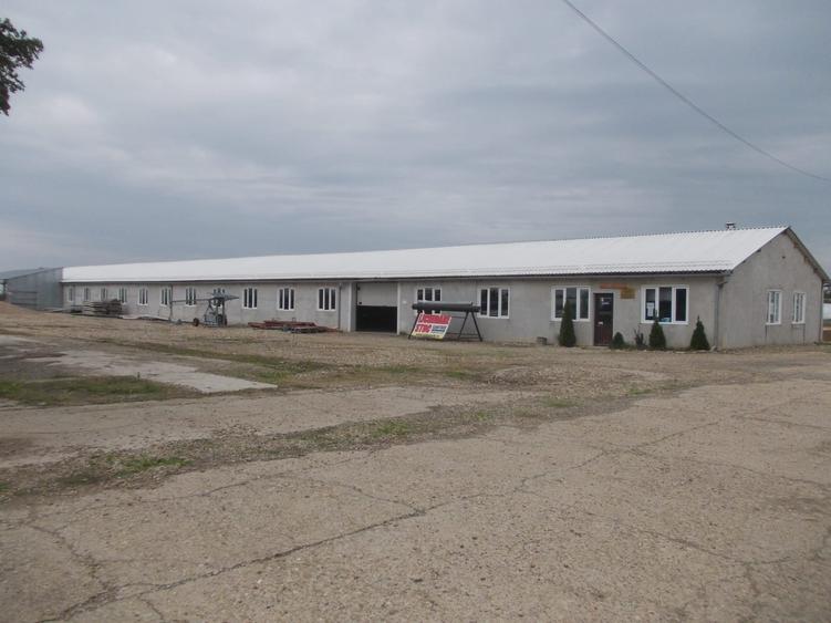 Spațiu comercial, de 908 mp, în Roșiori