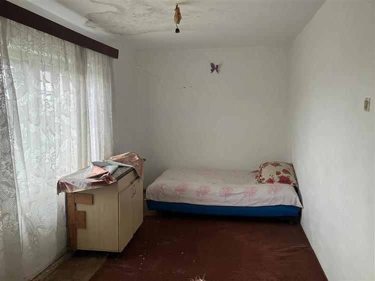 Casă cu 5 camere cu Teren 931 Mp în Movileni