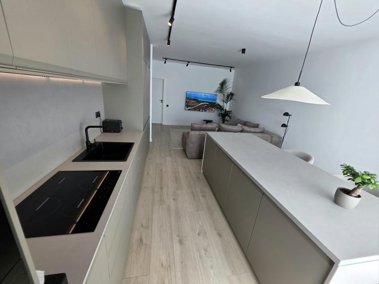 Apartament cu 3 camere decomandat, mobilat în Central
