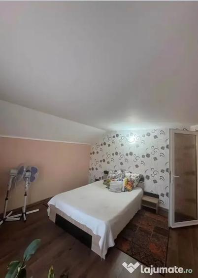 Casă cu 5 camere în Oncea