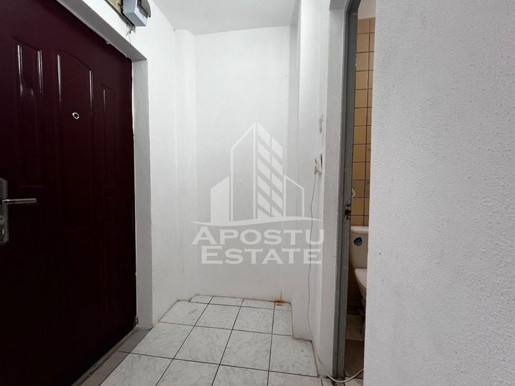 Garsonieră semidecomandată, mobilată în Confecții