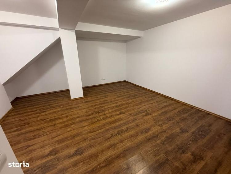 Casă cu 4 camere cu Teren 261 Mp în Rovine