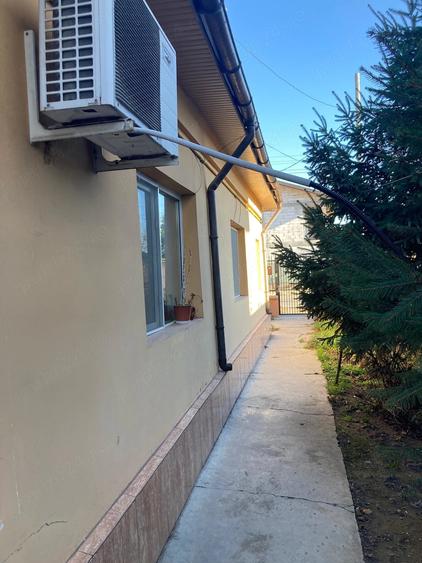 Casă cu 4 camere cu Teren 400 Mp în Central
