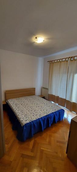 Apartament cu 3 camere decomandat în Drumul Carului