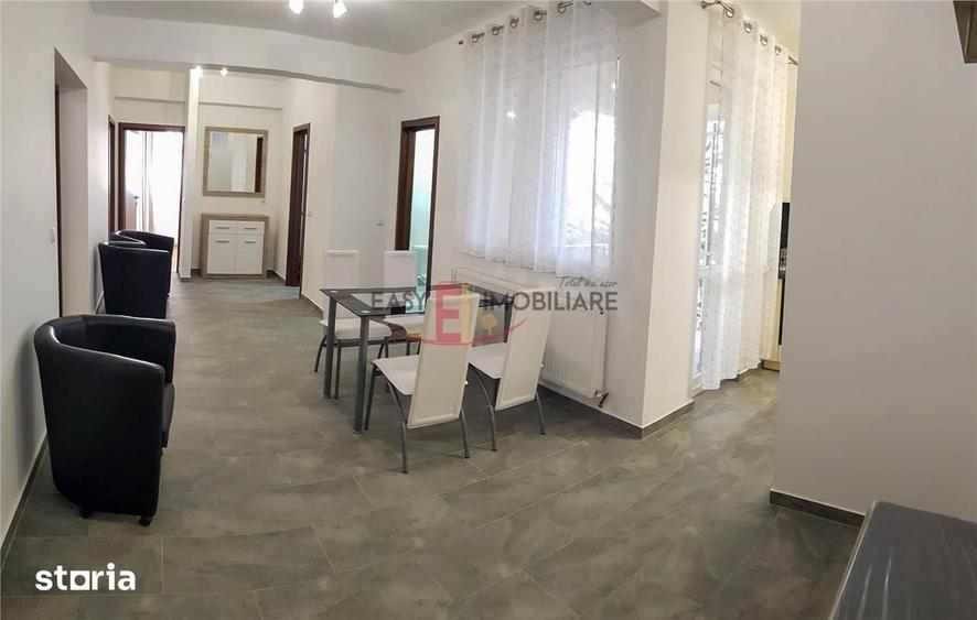 Apartament cu 4 camere decomandat în Central