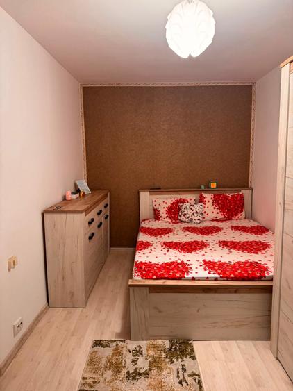 Apartament cu 2 camere semidecomandat în Craiovița Nouă