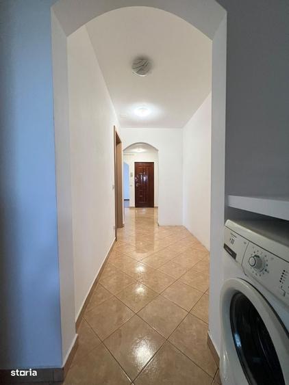 Apartament cu 3 camere decomandat în Ghiroda