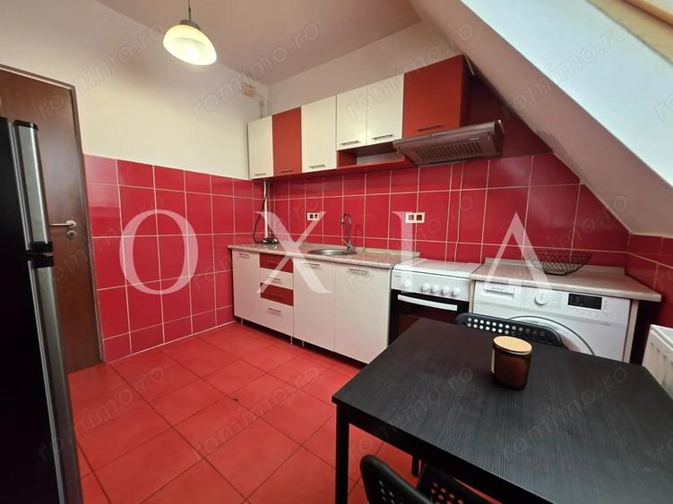 Apartament cu 2 camere semidecomandat în Girocului