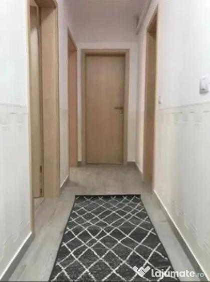 Apartament cu 3 camere decomandat, mobilat în Tractorul