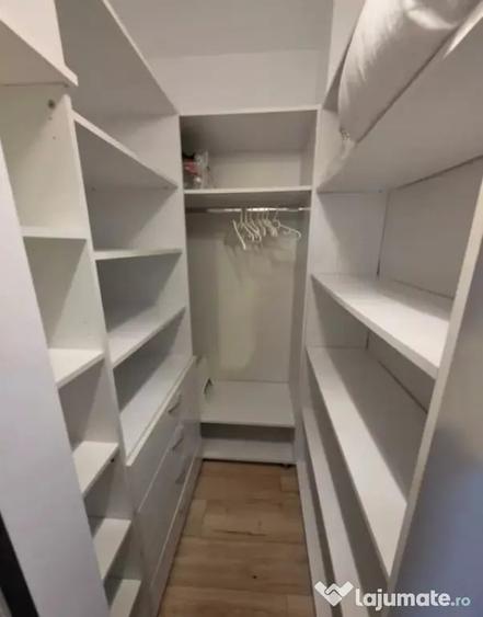 Apartament cu 4 camere decomandat în Tomis Nord