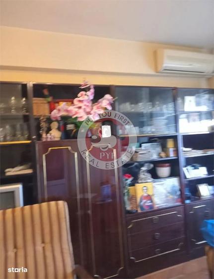 Apartament cu 3 camere semidecomandat în Romană