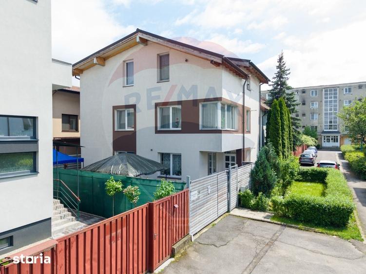 Apartament cu 3 camere în Tractorul