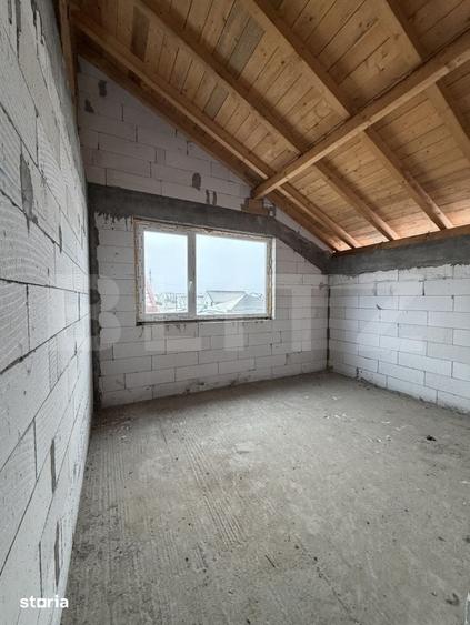 Casă cu 10 camere cu Teren 500 Mp în Malu Mare