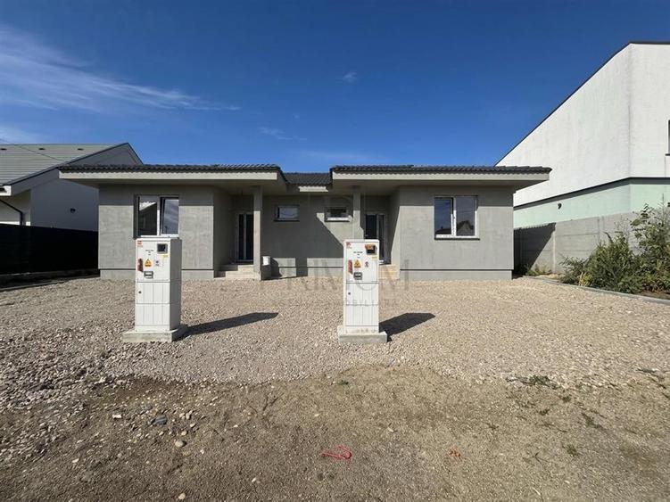 Duplex cu 3 camere cu Canalizare în Moșnița Nouă