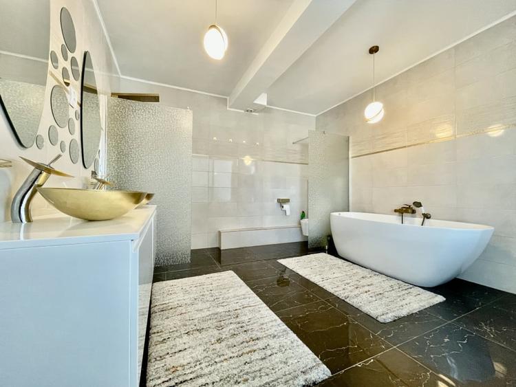Duplex cu 3 camere cu Canalizare în Mamaia-Sat