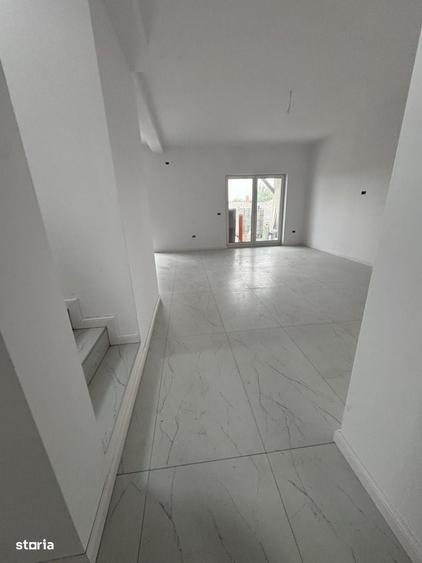 Casă cu 4 camere în Remetea Mare