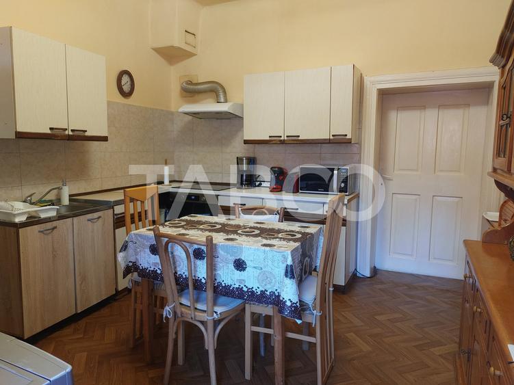 Apartament cu 3 camere decomandat, mobilat în Cisnădie