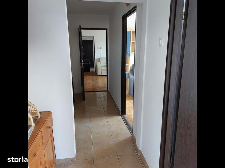 Apartament cu 3 camere semidecomandat în Exterior Vest